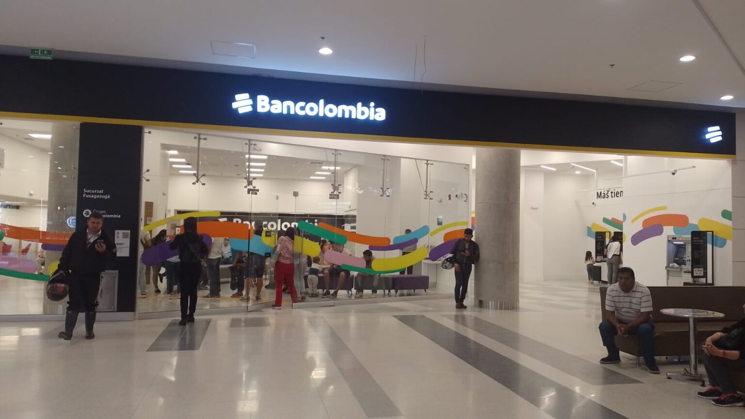 bancolombia-avenida-centro-comercial